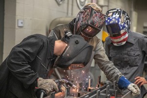 Gateway partners with Pritzker to honor fallen soldiers